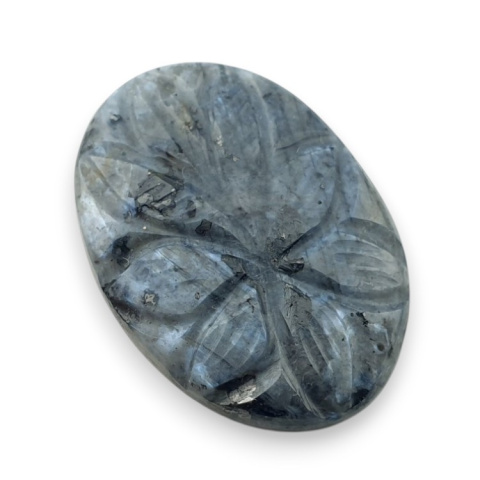Larvikit kaboszon carving 27x19 mm nr 28 Larvikit kaboszon carving 27x19 mm nr 28