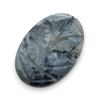 Larvikit kaboszon carving 27x19 mm nr 41