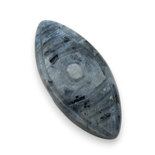 Larvikit kaboszon carving 28x13 mm nr 70