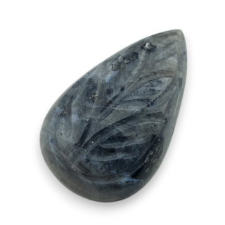 Larvikit kaboszon carving 28x17 mm nr 68