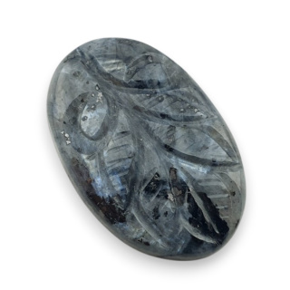 Larvikit kaboszon carving 28x18 mm nr 66