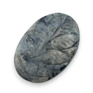 Larvikit kaboszon carving 28x19 mm nr 12