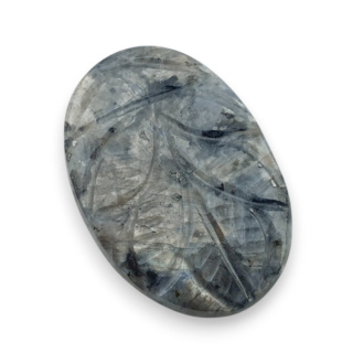 Larvikit kaboszon carving 28x19 mm nr 12