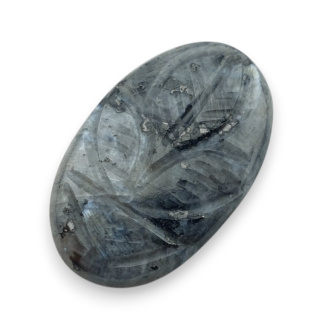 Larvikit kaboszon carving 29x18 mm nr 16