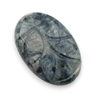 Larvikit kaboszon carving 29x19 mm nr 73