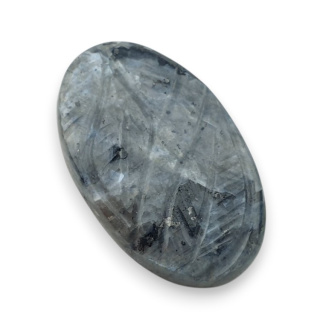 Larvikit kaboszon carving 30x18 mm nr 21