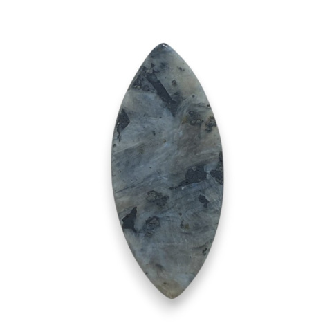 Larvikit kaboszon carving 32x13 mm nr 48 Larvikit kaboszon carving 32x13 mm nr 48