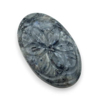 Larvikit kaboszon carving 32x19 mm nr 26