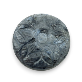 Larvikit kaboszon carving fi 26 mm nr 61