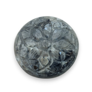 Larvikit kaboszon carving fi 30 mm nr 49
