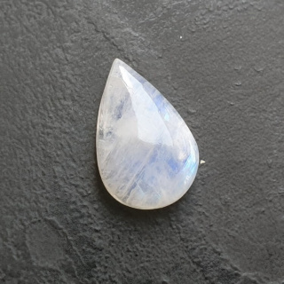 Kamień księżycowy kaboszon 23x15 mm nr A434