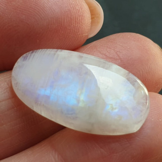 Kamień księżycowy kaboszon 26x14 mm nr A427