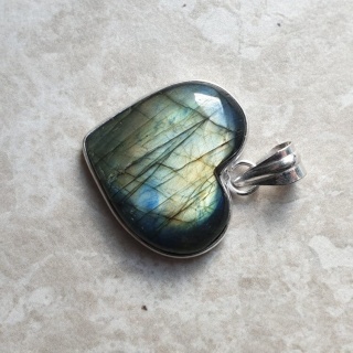 Labradoryt zawieszka 24x22 mm nr A48