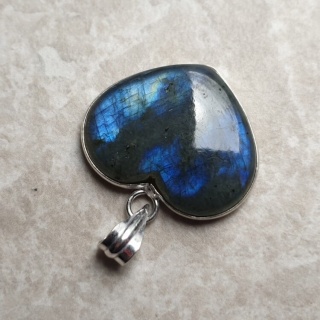 Labradoryt zawieszka 27x22 mm nr A24