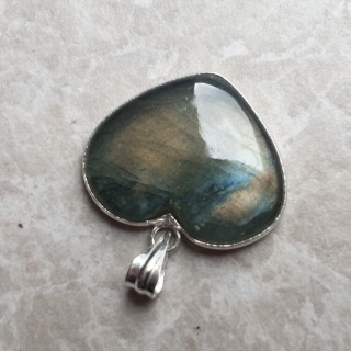 Labradoryt zawieszka 30x24 mm nr A16