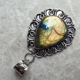 Labradoryt zawieszka 26x20 mm nr A158