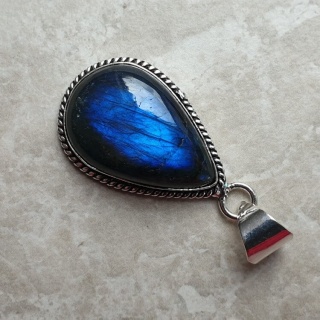 Labradoryt zawieszka 27x18 mm nr A111