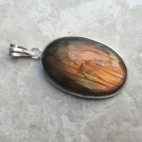 Labradoryt zawieszka 31x21 mm nr A279 Labradoryt zawieszka 31x21 mm nr A279