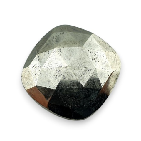 Piryt kaboszon fasetowany 25x25 mm nr 36 Piryt kaboszon fasetowany 25x25 mm nr 36