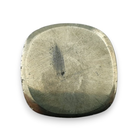 Piryt kaboszon fasetowany 25x25 mm nr 36 Piryt kaboszon fasetowany 25x25 mm nr 36