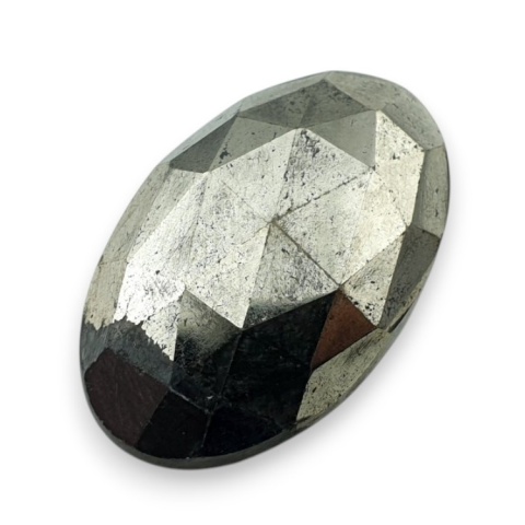 Piryt kaboszon fasetowany 28x18 mm nr 37 Piryt kaboszon fasetowany 28x18 mm nr 37