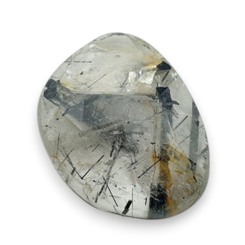Kwarc z turmalinem kaboszon fasetowany 21x17 mm nr 35 Kwarc z turmalinem kaboszon fasetowany 21x17 mm nr 35