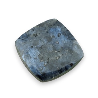 Larvikit kaboszon fasetowany 30x29 mm nr 3
