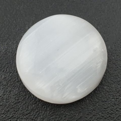 Selenit kaboszon fi 28 mm nr 45 Selenit kaboszon fi 28 mm nr 45
