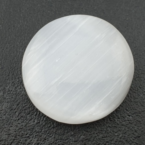 Selenit kaboszon fi 29 mm nr 37 Selenit kaboszon fi 29 mm nr 37