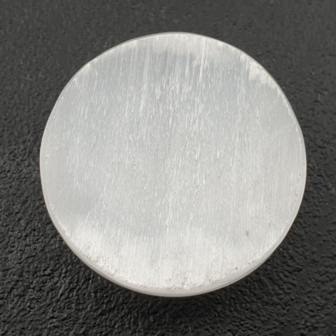 Selenit kaboszon fi 29 mm nr 37 Selenit kaboszon fi 29 mm nr 37