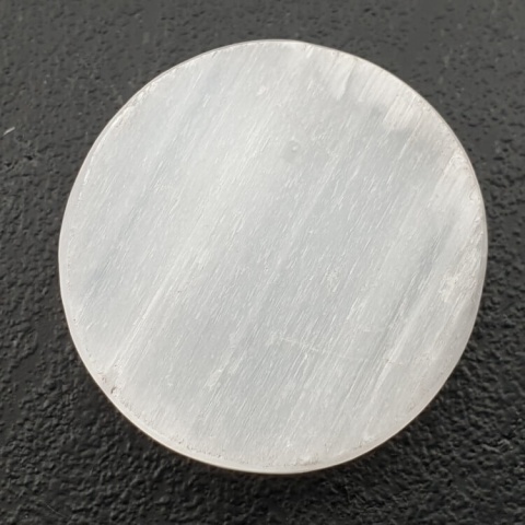 Selenit kaboszon fi 29 mm nr 46 Selenit kaboszon fi 29 mm nr 46