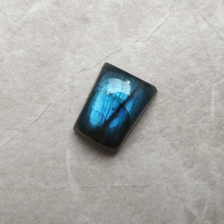 Labradoryt kaboszon 12x10 mm nr B502