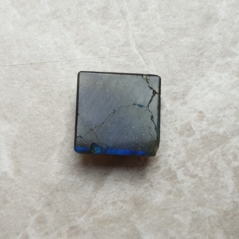Labradoryt kaboszon 14x14 mm nr B482 Labradoryt kaboszon 14x14 mm nr B482