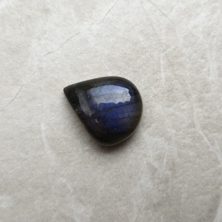 Labradoryt kaboszon 15x13 mm nr B501
