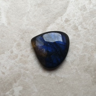 Labradoryt kaboszon 15x15 mm nr B469