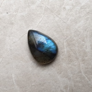 Labradoryt kaboszon 16x11 mm nr B500