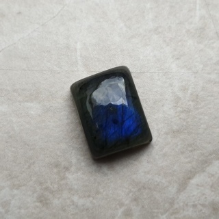 Labradoryt kaboszon 16x12 mm nr B486
