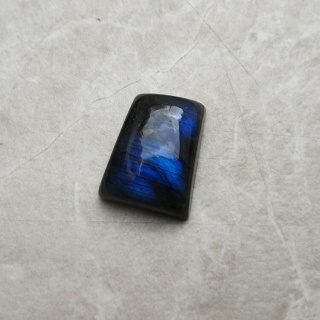 Labradoryt kaboszon 17x14 mm nr B481