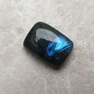 Labradoryt kaboszon 18x13 mm nr B454