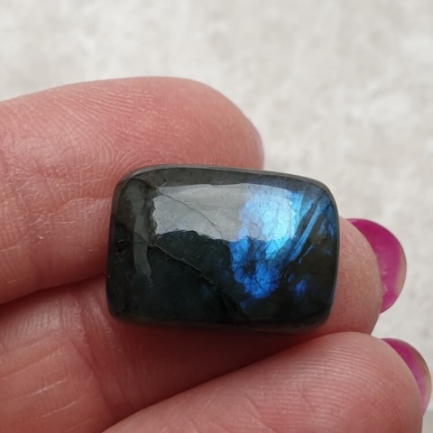 Labradoryt kaboszon 18x13 mm nr B454 Labradoryt kaboszon 18x13 mm nr B454