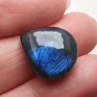 Labradoryt kaboszon 18x16 mm nr B468