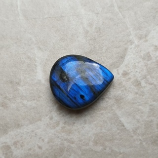Labradoryt kaboszon 18x16 mm nr B479