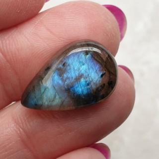 Labradoryt kaboszon 19x13 mm nr B446