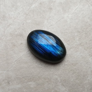 Labradoryt kaboszon 19x13 mm nr B476