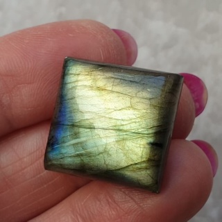 Labradoryt kaboszon 20x20 mm nr B631