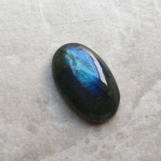 Labradoryt kaboszon 21x14 mm nr B559