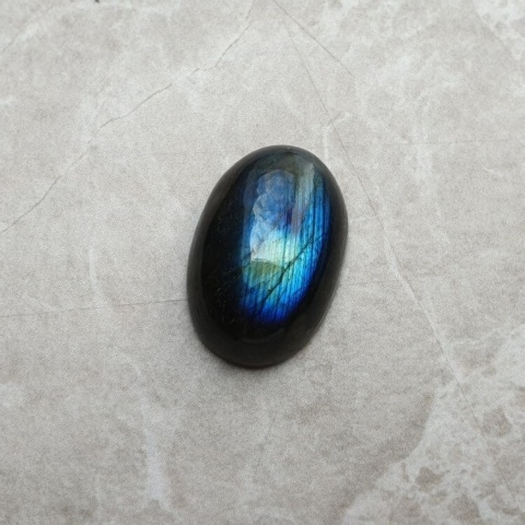 Labradoryt kaboszon 21x14 mm nr B590 Labradoryt kaboszon 21x14 mm nr B590
