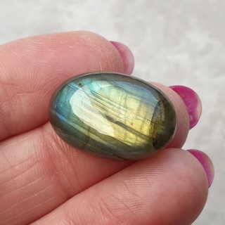 Labradoryt kaboszon 22x15 mm nr B651