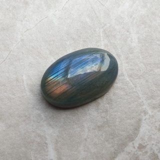 Labradoryt kaboszon 23x15 mm nr B587
