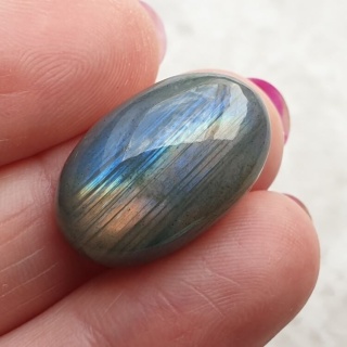 Labradoryt kaboszon 23x15 mm nr B587